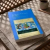 El esplendor de los frutos del viaje de Ibn 'Arabi, sobre una mesa de madera con la sombra de una celosía