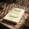 Islam, creencias y prácticas básicas de Abdalhaqq Bewley, sobre una mesa de madera con la sombra de una celosía